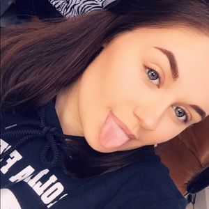 Meet your Posher, Rayna